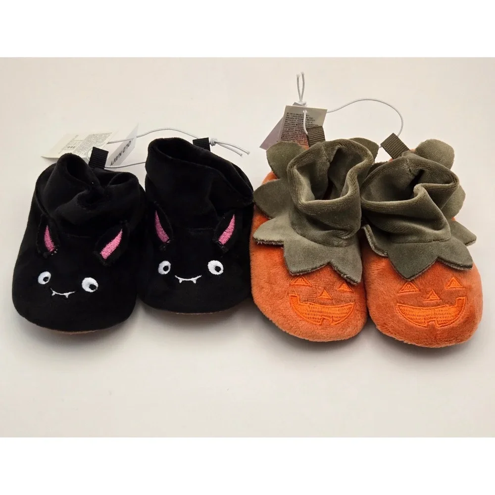Old Navy Unisex Baby NWT 12-18M Halloween Pumpkin & Bat Slipper 2 Bundle Spooky